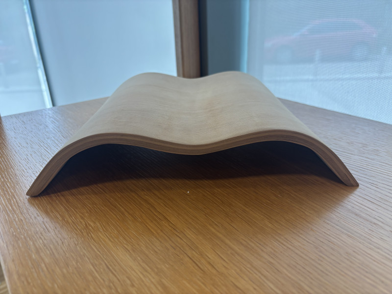 Leseno naslonjalo za glavo